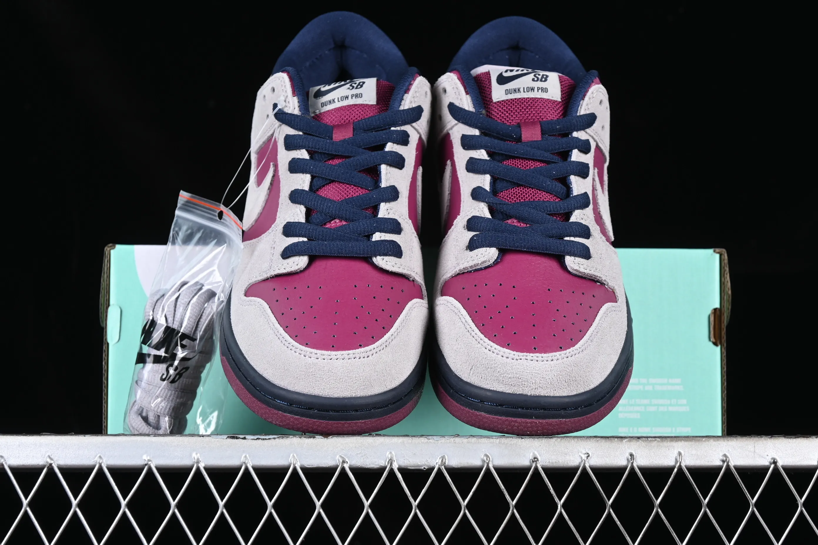 All Categories Nk SB Dunk Series Nk SB Dunk Low Low-top Sneakers Nk Dunk Low SB Pro Rose Red Dunk Series Low-top Casual Sports Skateboard Shoes BQ6817-001
